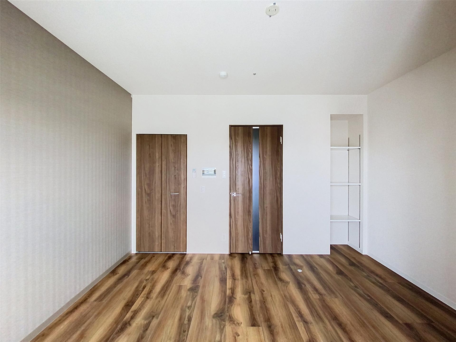 居室・リビング　同物件の他のお部屋のお写真です。