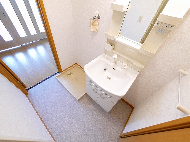 洗面設備　スペースが確保できる洗面所です