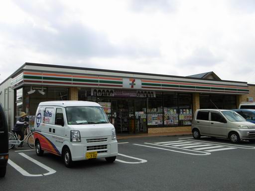 コンビニ　セブンイレブン西東京中町２丁目店（コンビニ）まで639m