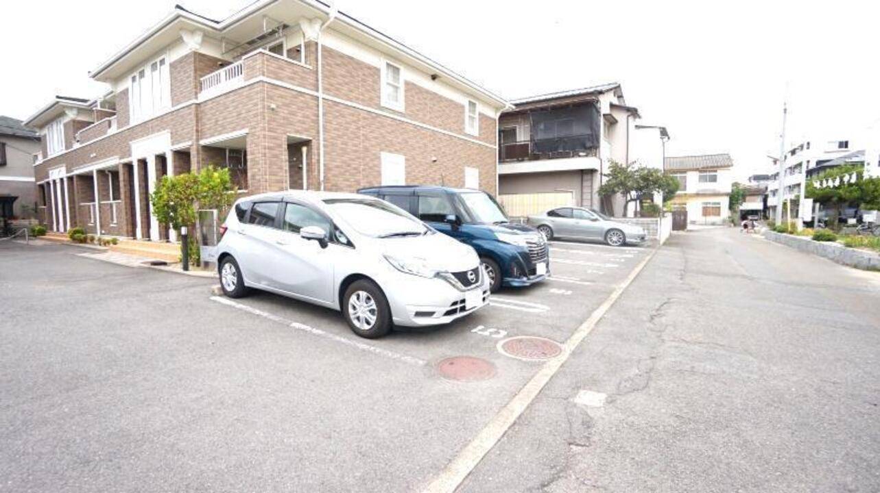 駐車場　駐車場