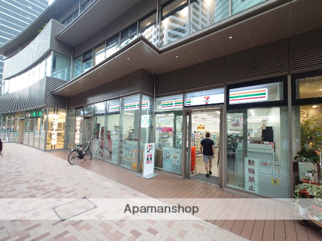 コンビニ　セブン－イレブン　西新宿５丁目中央店（コンビニ）まで93m