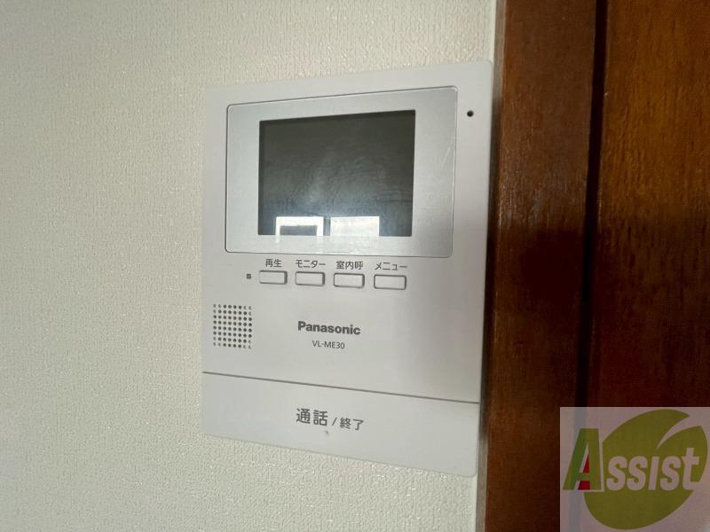 セキュリティ　ＴＶモニター付インターホンです。来客者の顔が見えるので安心！
