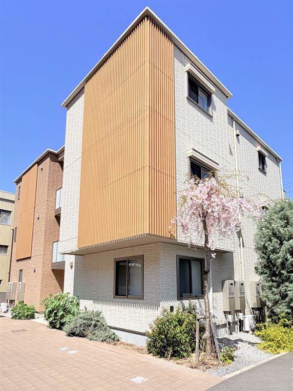 建物外観　Ｌａｐａｉｘ栗林 102号-1
