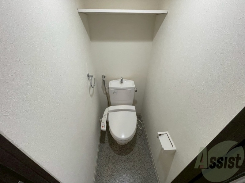 トイレ　ウォシュレット機能がついたトイレです。安心して使用できます。