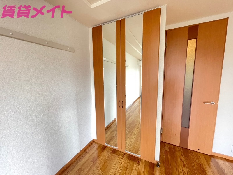 収納　同型参考写真