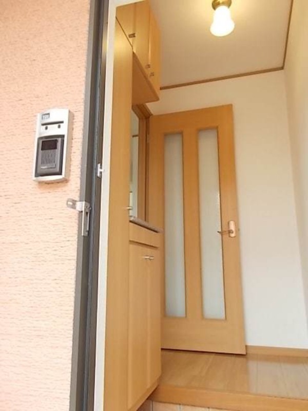 玄関　図面と現状に相違がある場合には現状を優先