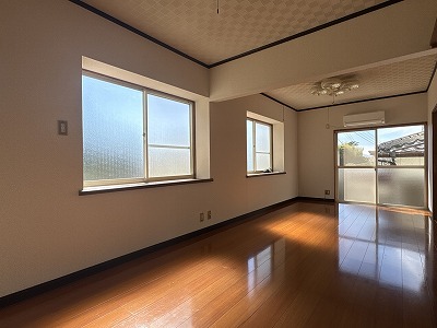 渡邊戸建ての居間写真