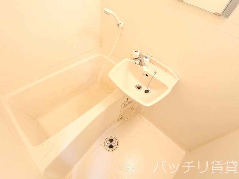 バス・シャワールーム　同型タイプのイメージ画像。現況を優先いたします。