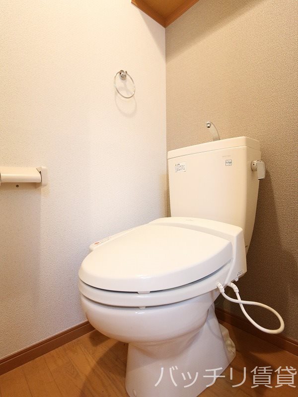 トイレ　同型タイプのイメージ画像。現況を優先いたします。