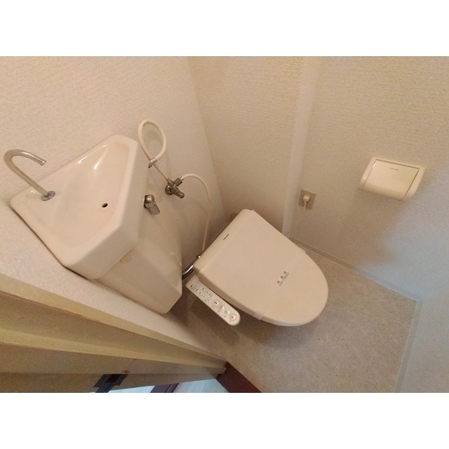 トイレ　温水洗浄便座付きでおすすめ！