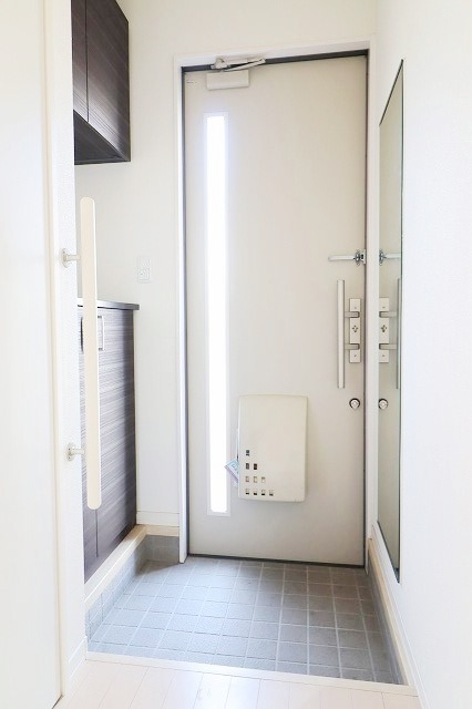 玄関　シンプルで使いやすい玄関です