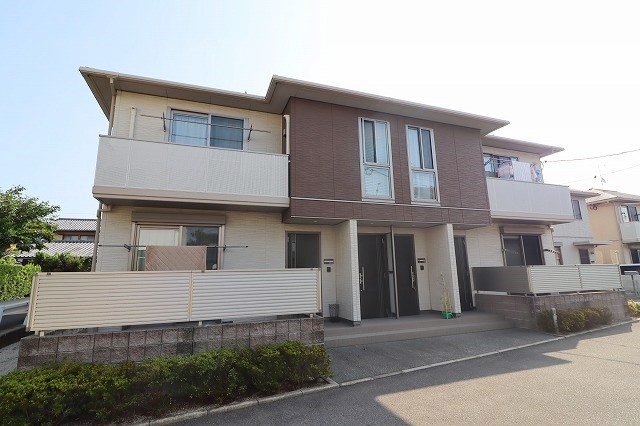 建物外観　落ち着いた雰囲気の外観です