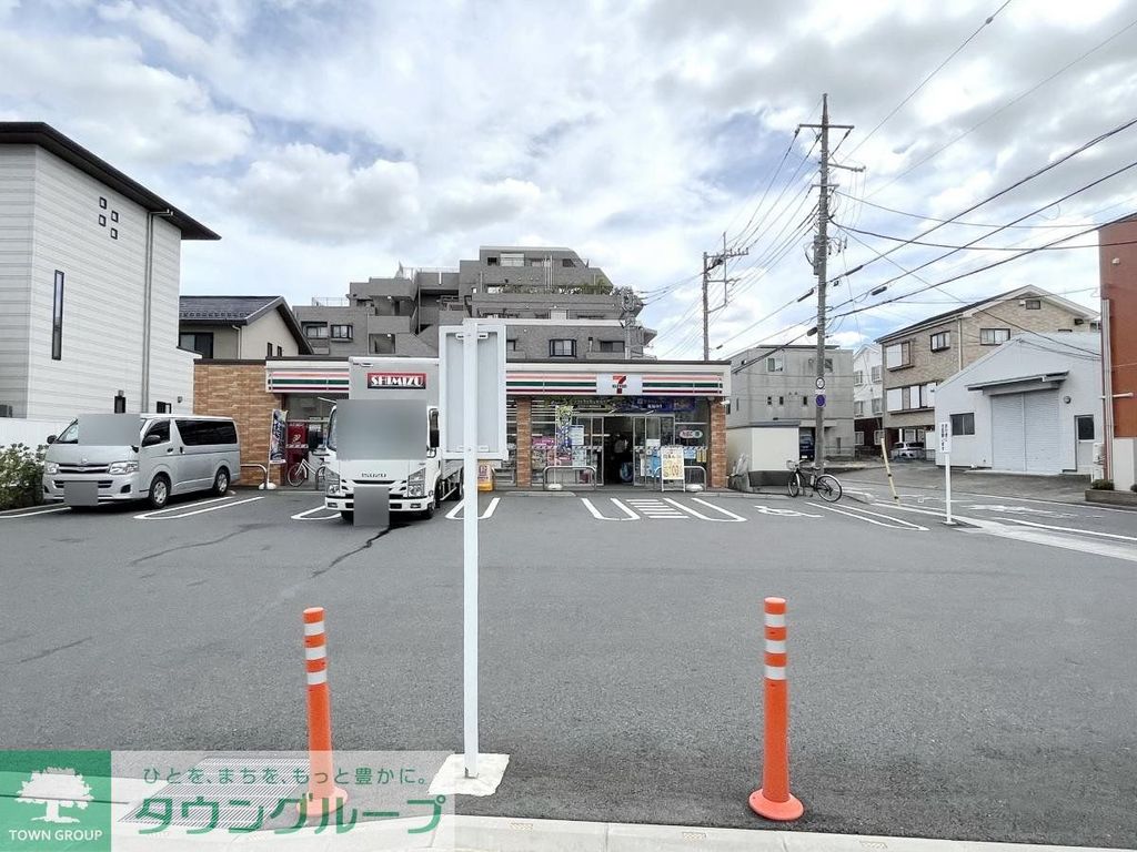 コンビニ　セブン-イレブンさいたま曲本5丁目店（コンビニ）まで110m