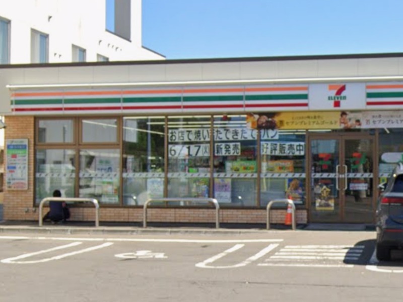 コンビニ　セブンイレブン札幌東苗穂7条店（コンビニ）まで131m