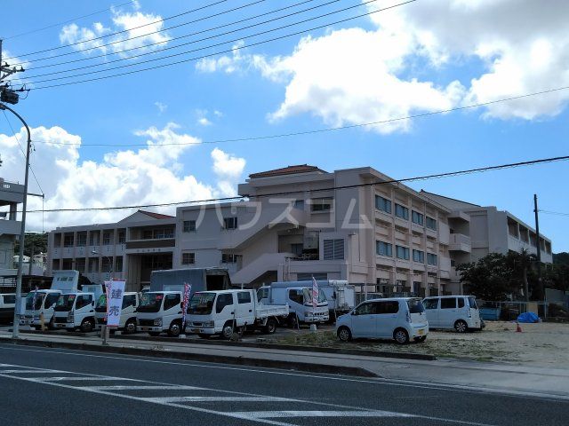 中学校　うるま市立石川中学校（中学校）まで393m