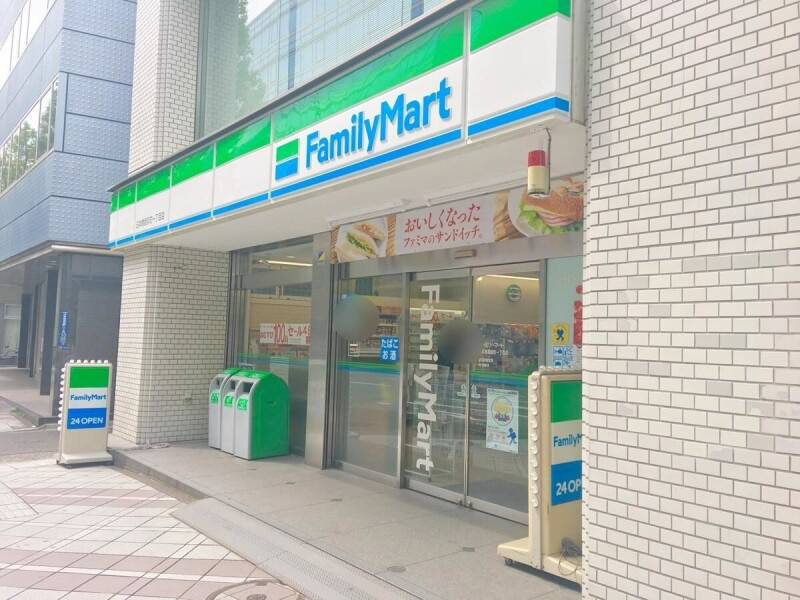 コンビニ　ファミリーマート日本橋堀留町一丁目店（コンビニ）まで305m