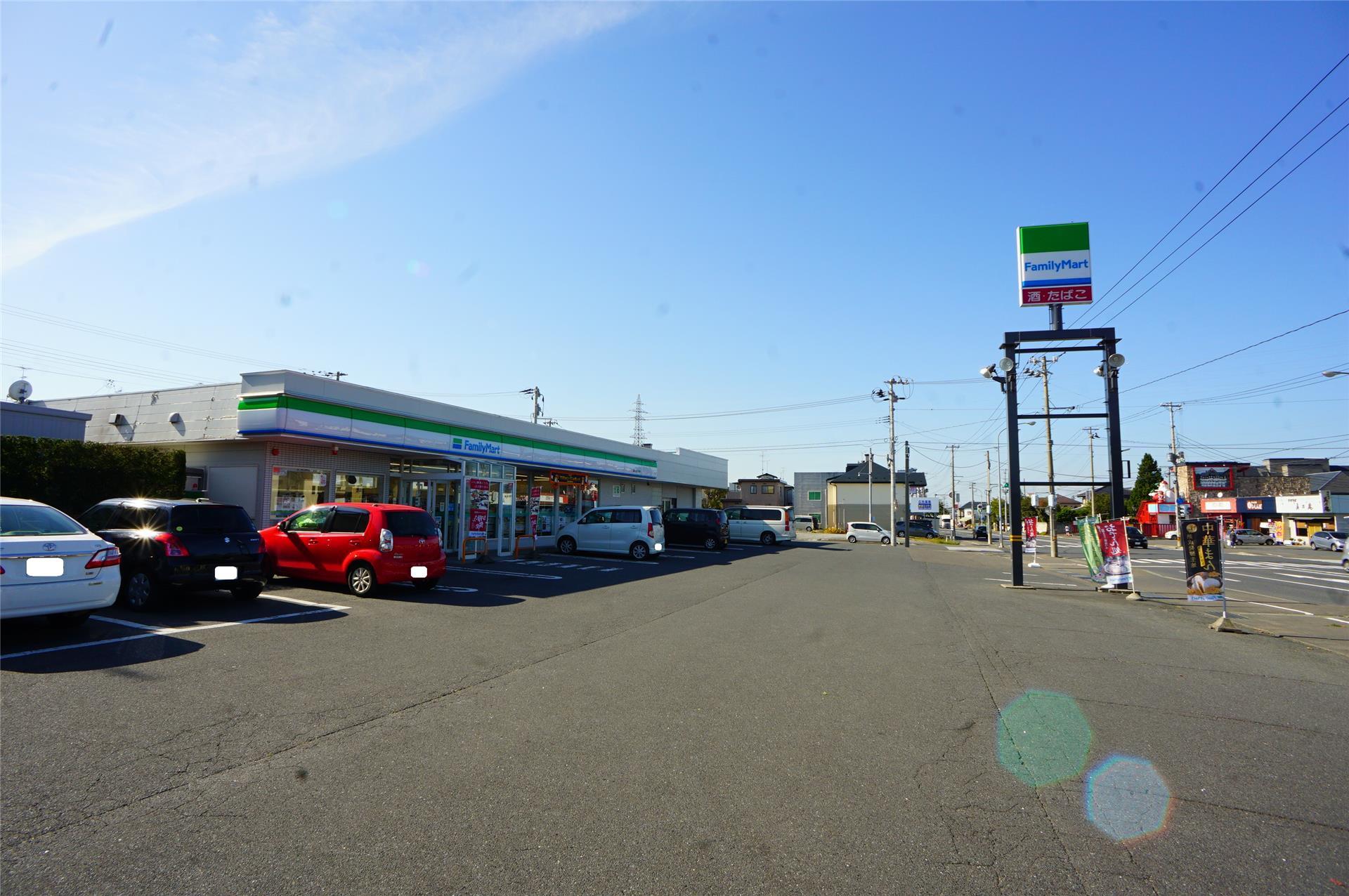コンビニ　ファミリーマート湊高台四丁目店（コンビニ）まで140m