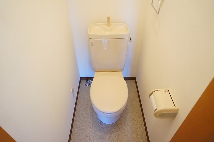 ガーネットハイツ 弊社管理物件のトイレ写真
