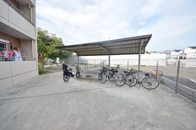 その他共有部分　～自転車はこちら～