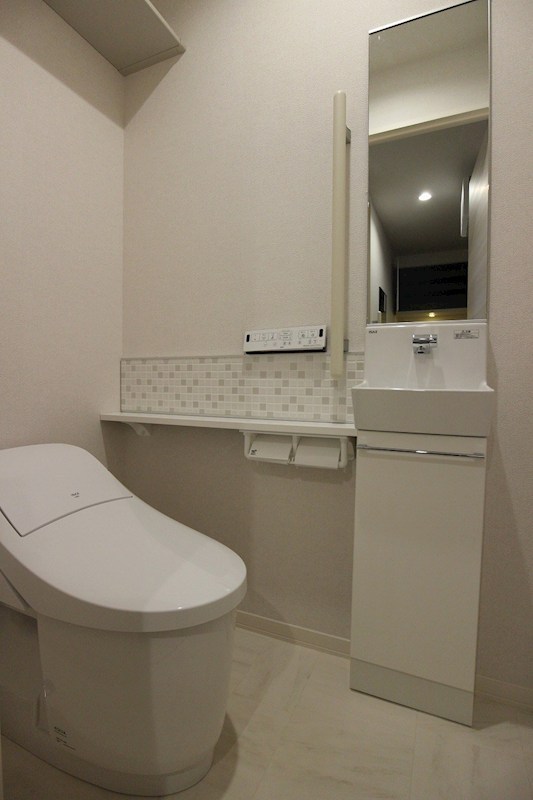 ルミエール妙蓮寺 IIIのトイレ写真