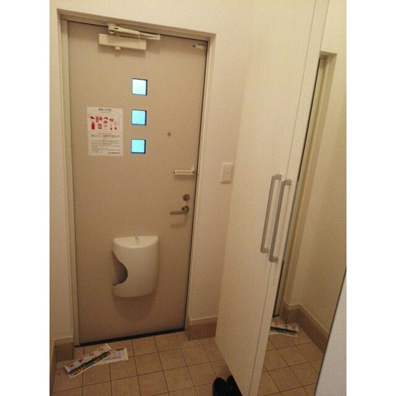 クリスタルピークIの玄関写真