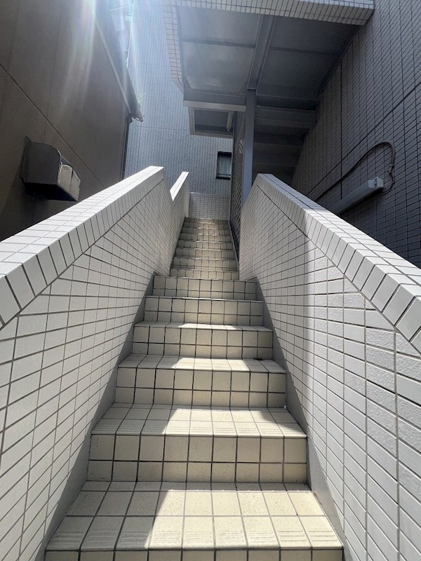 ＪＲ総武線快速 新小岩駅 徒歩12分 4階建 築37年の外観写真