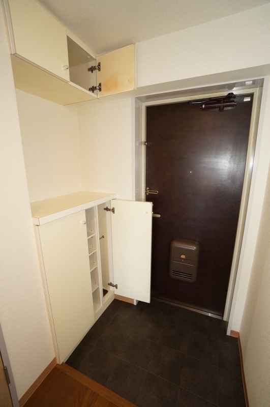 ハイクレスト喜沢南マンションの玄関写真
