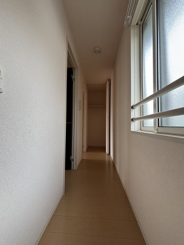 その他部屋・スペース　2階の廊下に物入がございます♪