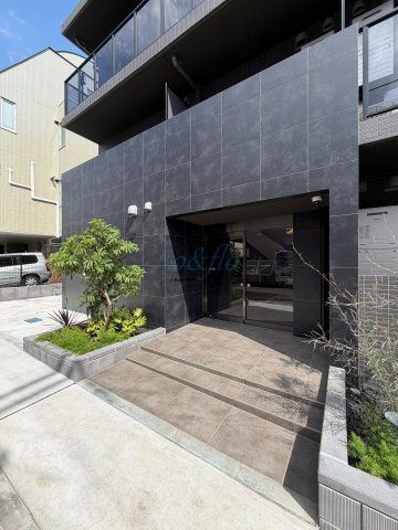 小田急線 登戸駅 徒歩4分 4階建 築1年の外観写真