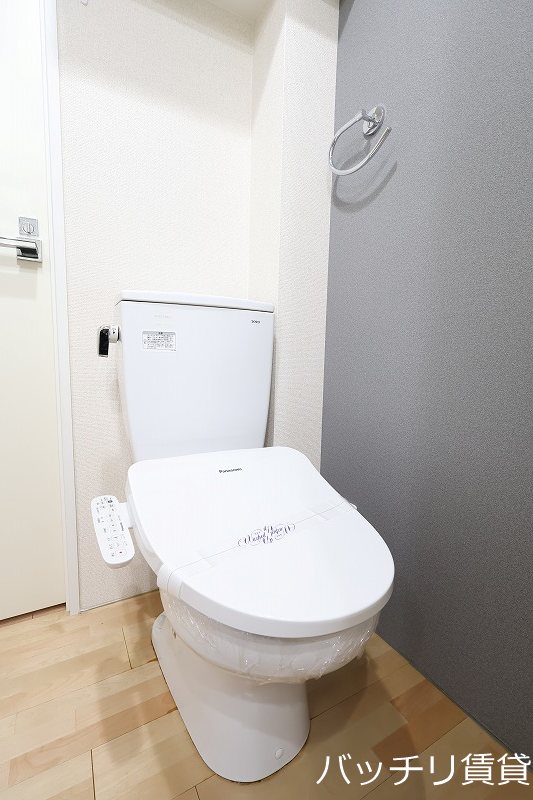 名鉄名古屋本線 金山駅 徒歩8分 4階建 築8年のトイレ写真