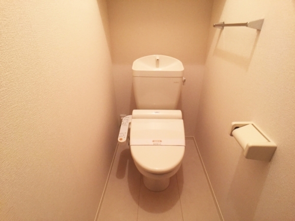 トイレ　同建物別部屋写真