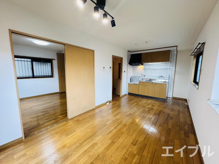 メゾンドール鹿児島の居間写真