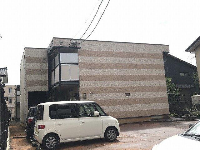 レオパレスプランドール 長岡の外観写真