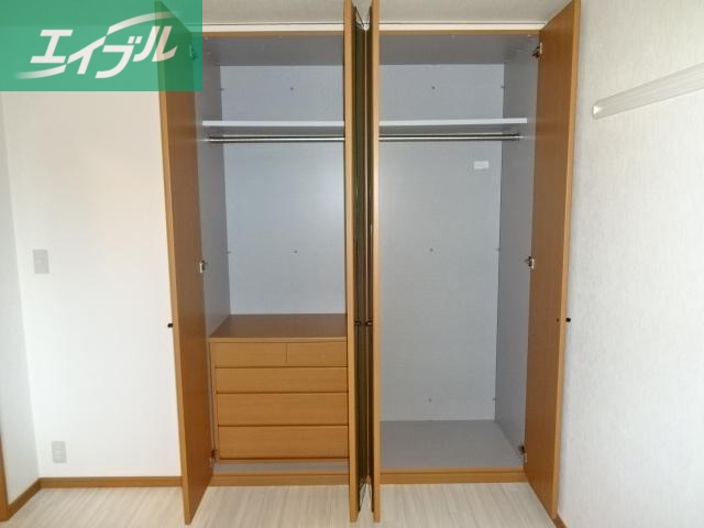 収納　洋室クローゼット