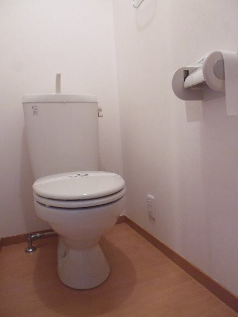 ＪＲ南武線 矢向駅 徒歩8分 3階建 築20年のトイレ写真