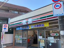 コンビニ　セブンイレブン（コンビニ）まで370m