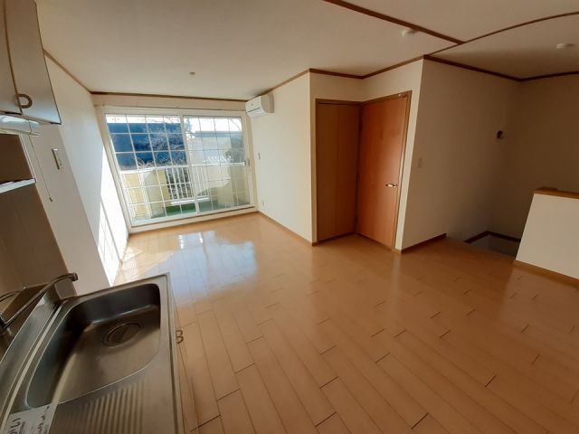 ハミングバードD棟の居間写真