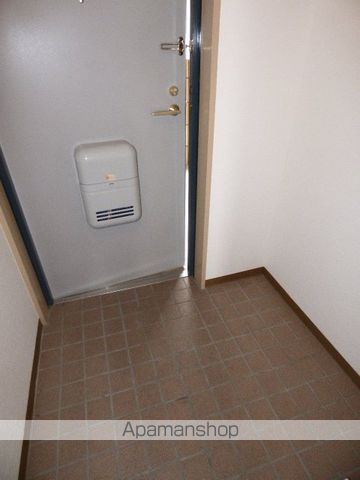 阪急千里線 南千里駅 徒歩15分 5階建 築26年の玄関写真