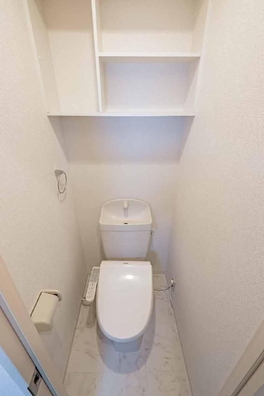 西鉄天神大牟田線 井尻駅 徒歩4分 2階建 築19年のトイレ写真