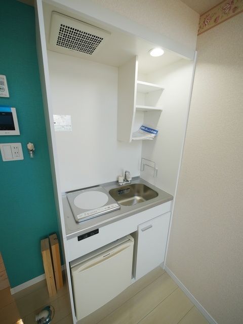 キッチン　同物件別部屋写真