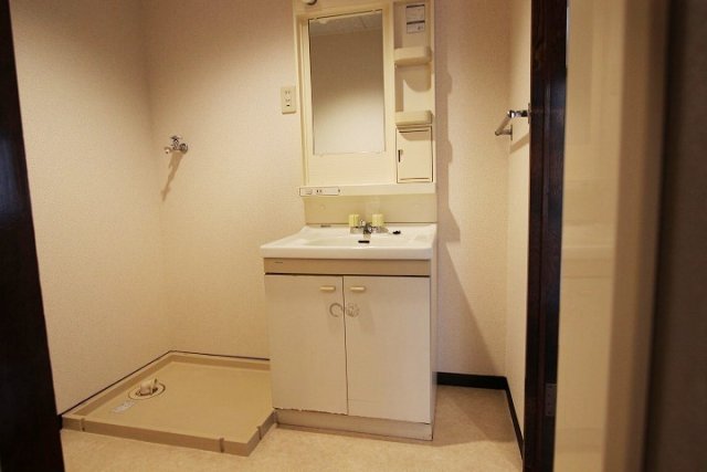洗面設備　同物件別号室の写真です。
