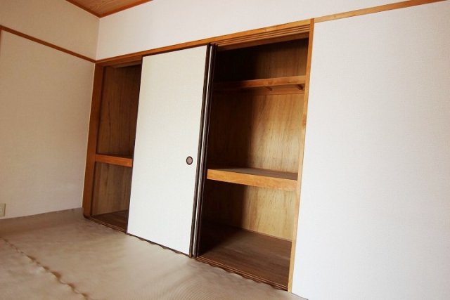 収納　同物件別号室の写真です。