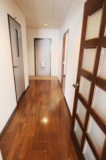 玄関　同物件別号室の写真です。