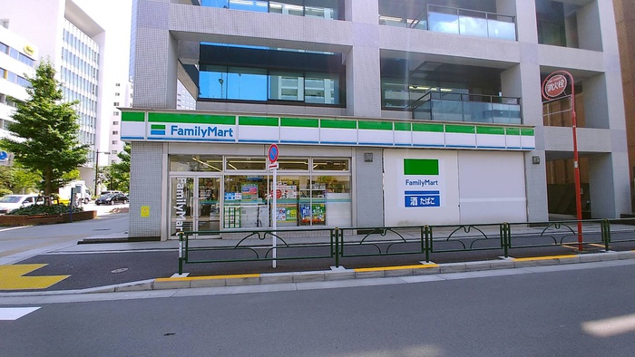 コンビニ　ファミリーマート中央明石町店（コンビニ）まで115m