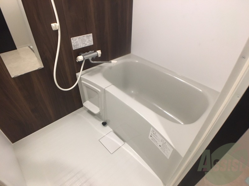 バス・シャワールーム　お風呂になります。一日の疲れを癒してくださいね。