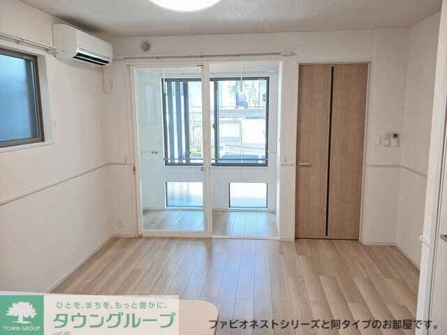 ノヴァ エバー ファーム IIの居間写真