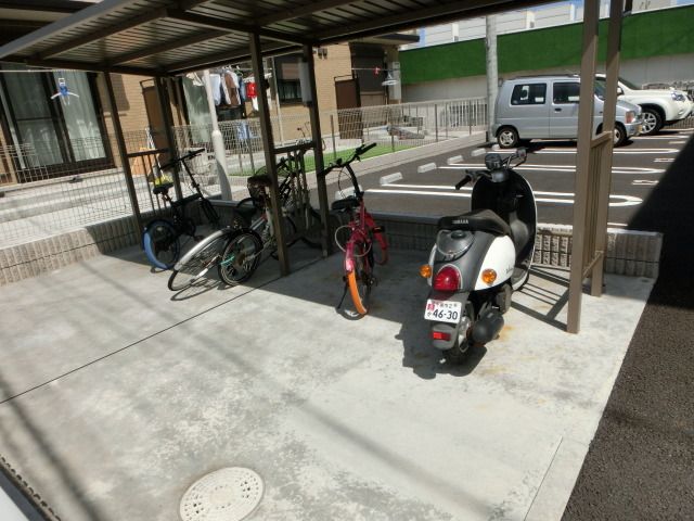 その他共有部分　駐輪場あります