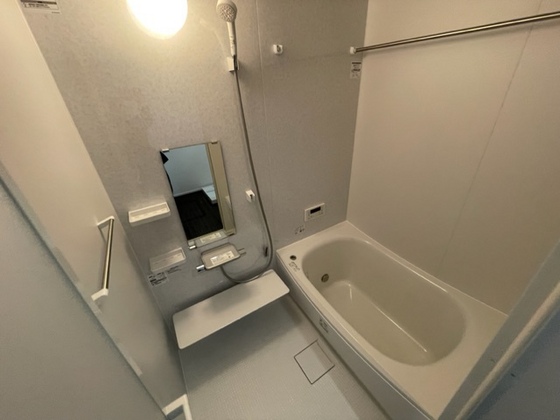 バス・シャワールーム　※別部屋の写真です