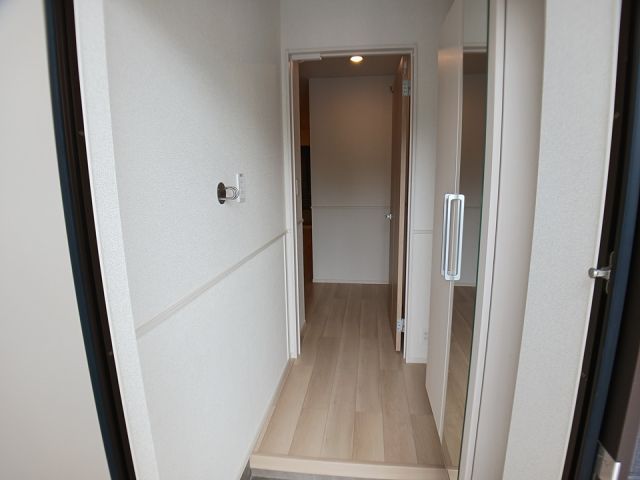 ＪＲ川越線 川越駅 バス乗車時間：19分 最寄りバス停で下車 徒歩7分 2階建 築2年の玄関写真