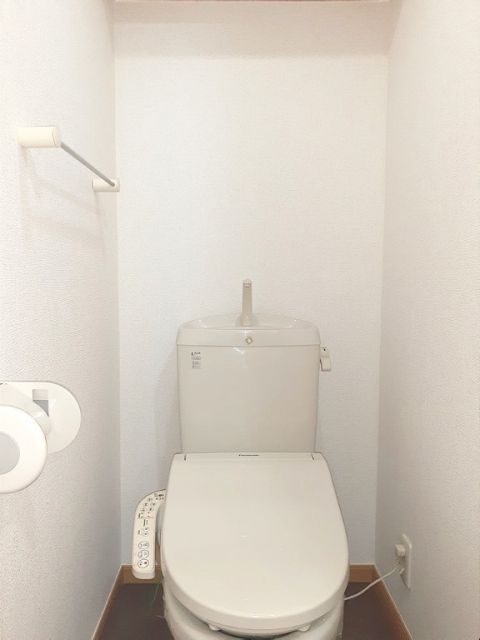 湘南モノレール 湘南深沢駅 徒歩2分 3階建 築20年のトイレ写真